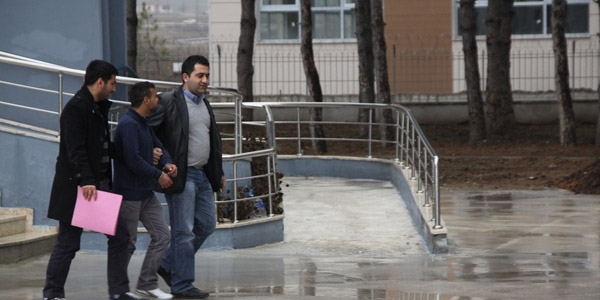 Hırsızı ayakkabısı ele verdi