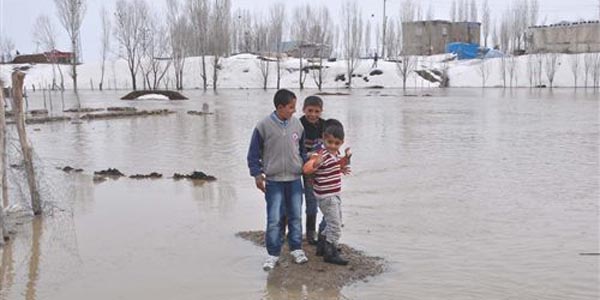Muş ovası sular altında kaldı