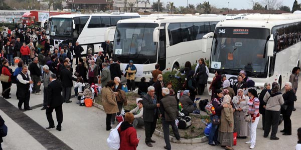 Antalya'dan iki bin kadn anakkale'ye hareket etti