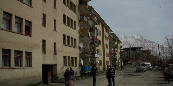 Kamu lojmanları onarım bekliyor