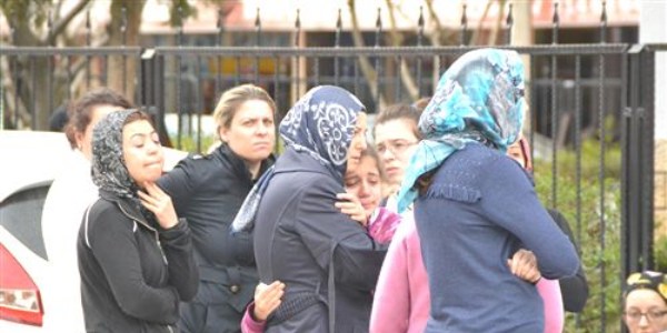 Turgutlu'da intihar eden lise rencisi topraa verildi
