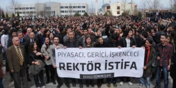 2 bin �niversite ��rencisinden protesto y�r�y���