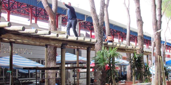 Çamlık'ta pergola çalışmaları tam hız