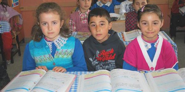 Pazarlar İlkokulu'nda 3 Türkiye şampiyonu çıktı