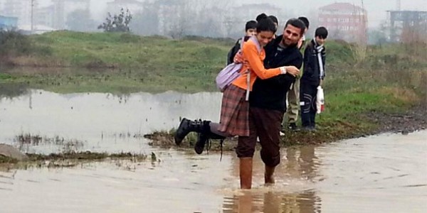 Muş'ta 400 öğrenci başka okula taşındı
