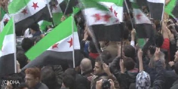 Fatih'te 10 bin ki�i Suriye i�in y�r�d�