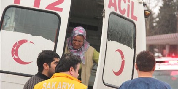 Ambulans kaza yapt�