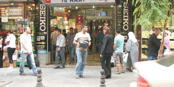 Tatile çıkanın pasaportu iPhone dolandırıcılarının elinde
