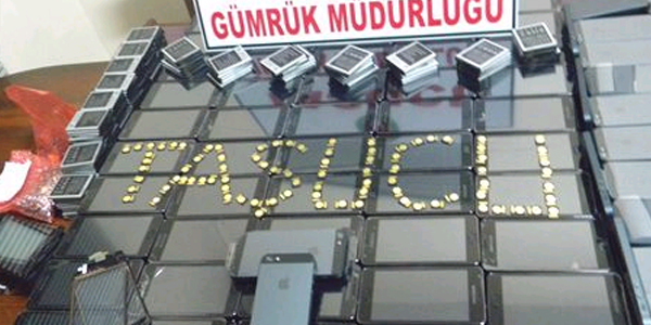 Taşucu Limanı'nda 1 milyon liralık kaçak cep telefonu ele geçirildi