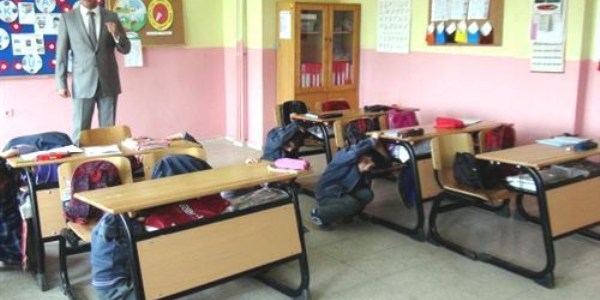 Erzincan'daki okullarda deprem tedbirleri alnyor
