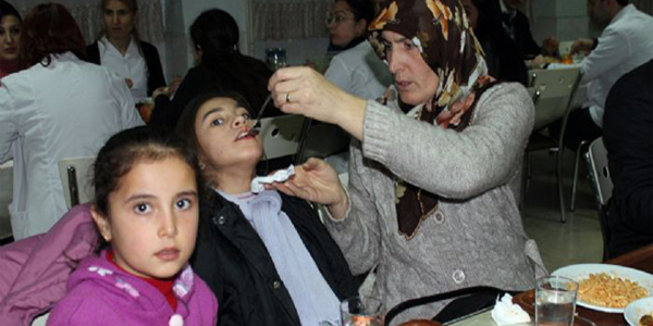 Özürlü çocuğu olan annelere emeklilikte kolaylık