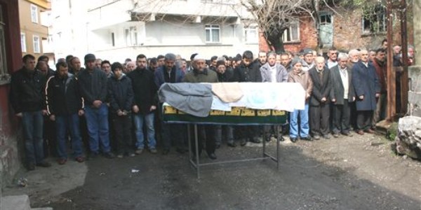 Pazar yerinde kalp krizi geçiren şahıs öldü