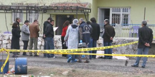 Damadı ve dünürünü öldürdü