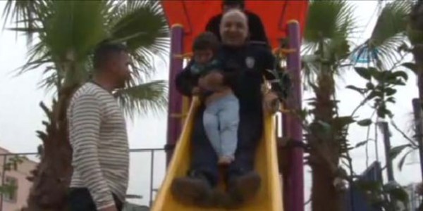 Çocuk parkı gibi karakol