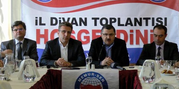 Memurlar Başörtüsü çıkarmadan işe başladı