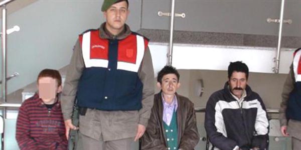 Aynı tesisten ikinci kez hırsızlık yaparken yakalandılar