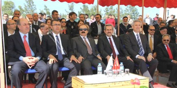 �ukurova �niversitesi'nde cami temeli at�ld�