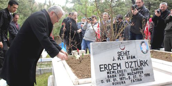 Vali'den tören fırçası/ Video
