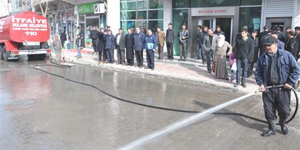 Bulan�k'ta bahar temizli�i