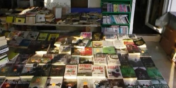 Kitap fuarında bandrolsüz kitap ele geçirdildi