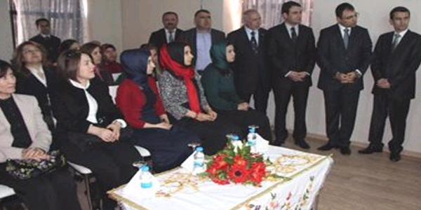 Diyarbak�r Valisi Toprak: Cezaevinde bo�altma s�z konusu de�il