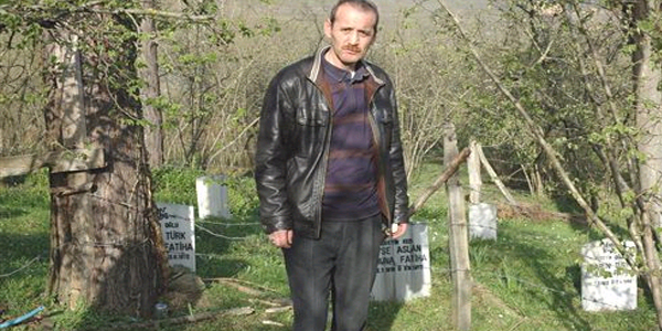 Sular altında kalacak beldede mezarlıklar taşınıyor