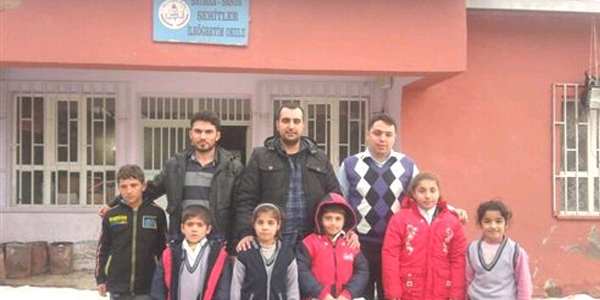 Polisten Sasonlu öğrencilere jest