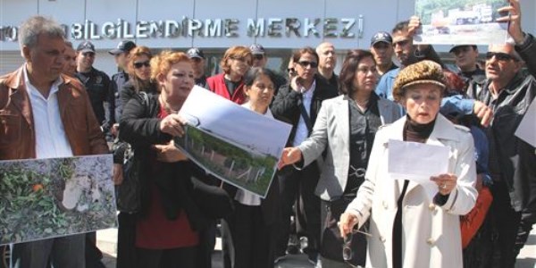 A�a� katliam�na �evrecilerden tepki