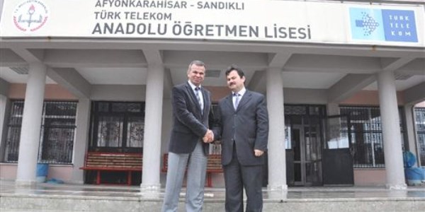 Türk Telekom'dan öğrencilere burs desteği