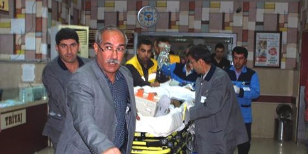 Gençler arasında bıçaklı kavga: 2 yaralı