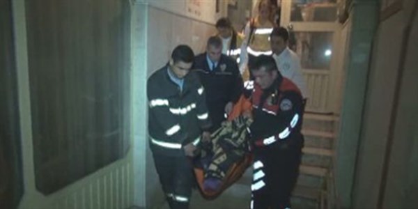Kendini eve kilitleyen kadın polisi alarma geçirdi