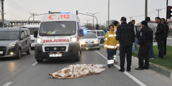 3 çocuk annesi, işe giderken otobüs altında can verdi