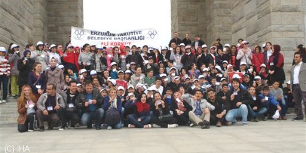 Yakutiye Belediyesinin öğrenci kafilesi döndü