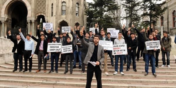 İÜ'de dersler cuma namazına göre düzenlensin isteği