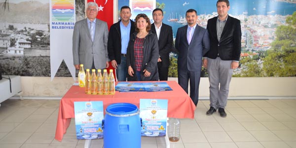 Marmaris'te atık yağ getirene sıvı yağ hediye