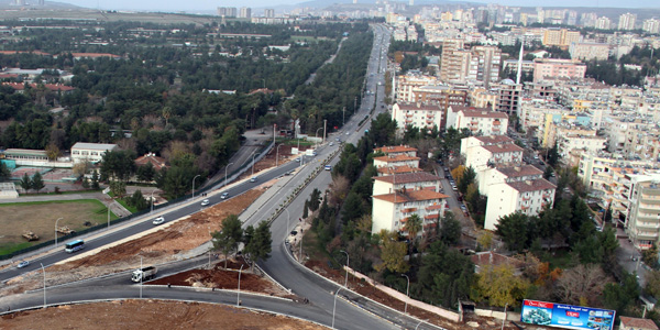 Abide-evik Kuvvet arasndaki Diyarbakr yolu 50 metre oluyor
