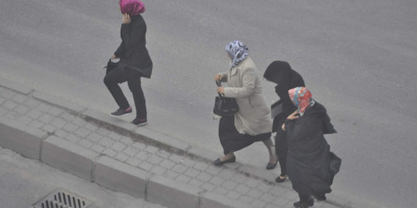 Rüzgarın saatteki hızı 65 kilometreyi buldu