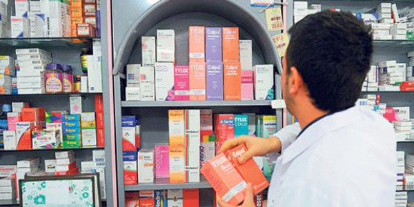 Eczacı kalfasına 'muayene ücreti' dayağı