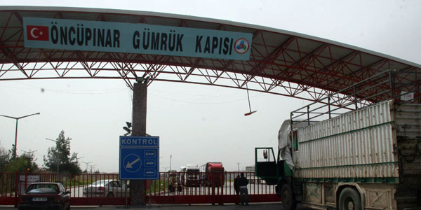 Gümrük sahasında bıçaklı kavga: 4 yaralı