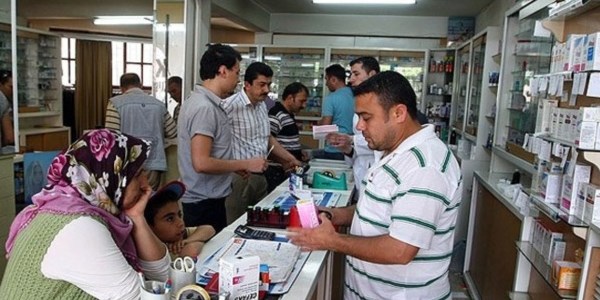 Eczacı kalfasına 'muayene ücreti' dayağı