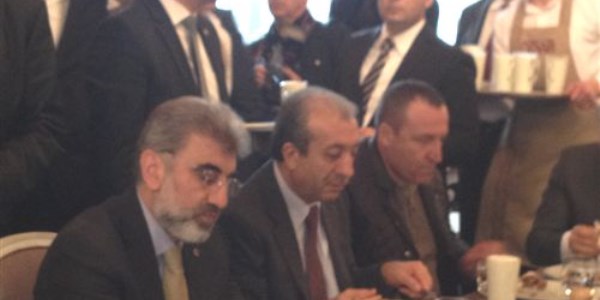 Bakanlar Ankara'daki d�nerci a��l���nda bulu�tu