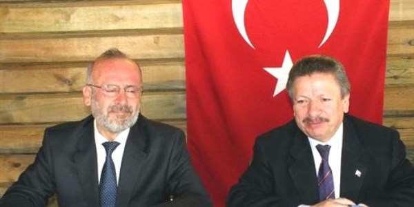 Argo ve küfürlü konuşmaya karşı Cuma hutbeli ve afişli mücadele