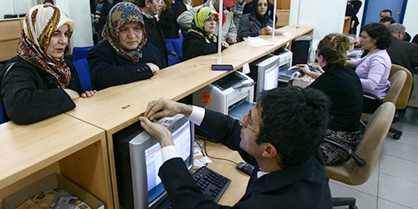 Memurlar�n ma�duriyeti birilerini ilgilendiriyor mu?