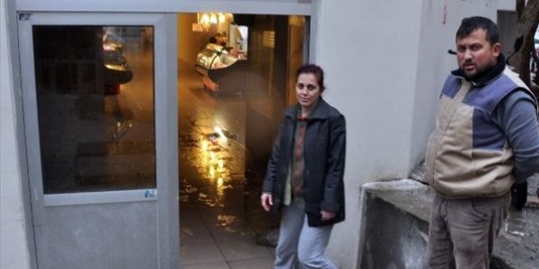 Balıkesir yoğurt pazarını su bastı