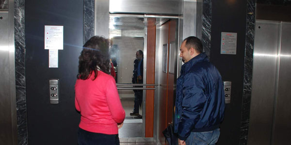 'zmit'teki asansrler byk tehlike oluturuyor'