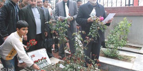 Said Nursi'nin kabrinin �anl�urfa'daki �ehitler mezarl���'nda oldu�u iddia edildi