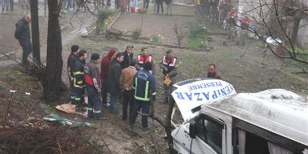 Zonguldak'ta ii minibs devrildi: 16 yaral