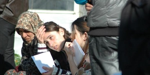 Sınav stresi öğrencilerin yüzlerine yansıdı