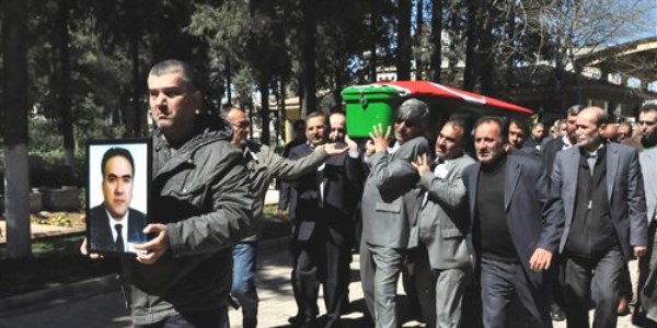 Eski milletvekili �nal Ya�ar topra�a verildi