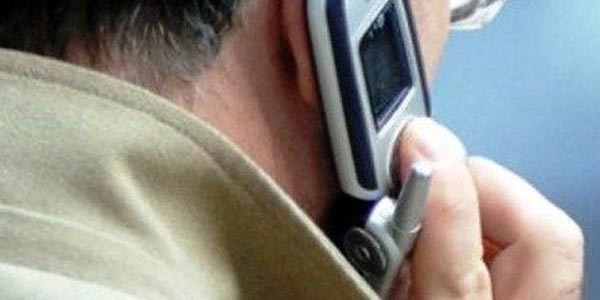 Telefonda tart��t��� kom�usu taraf�ndan darp edildi